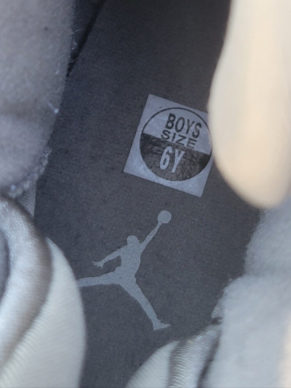 Jordan 9 Retro (GS) "Cool Grey' - Picture 7 of 8